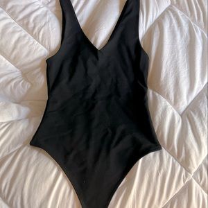 NWOT Abercrombie & Fitch Black v neck bodysuit size XS